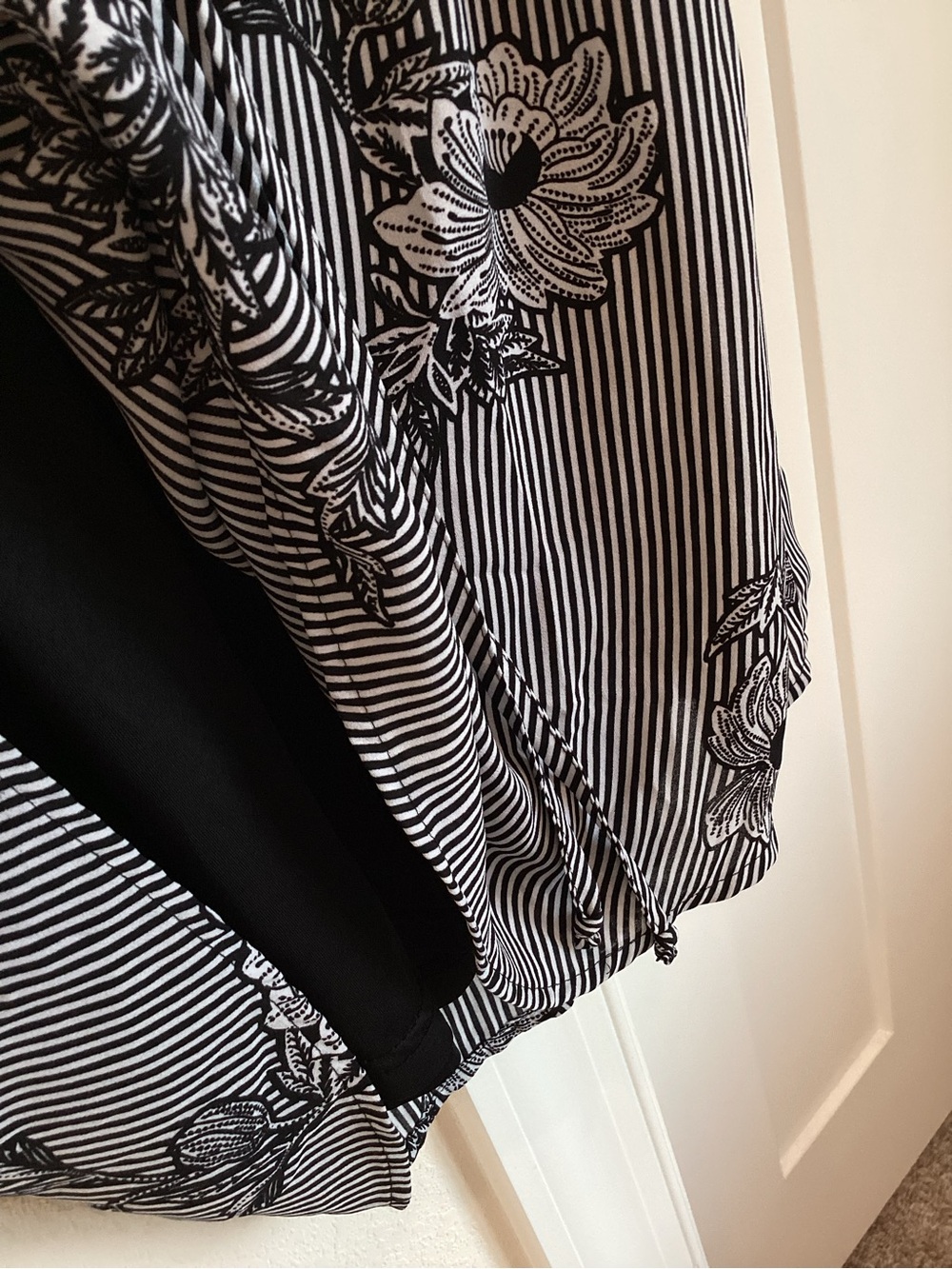 DR2 Long Sleeve Mini Dress Elastic Waist Large Black Stripe Floral - Picture 6 of 12
